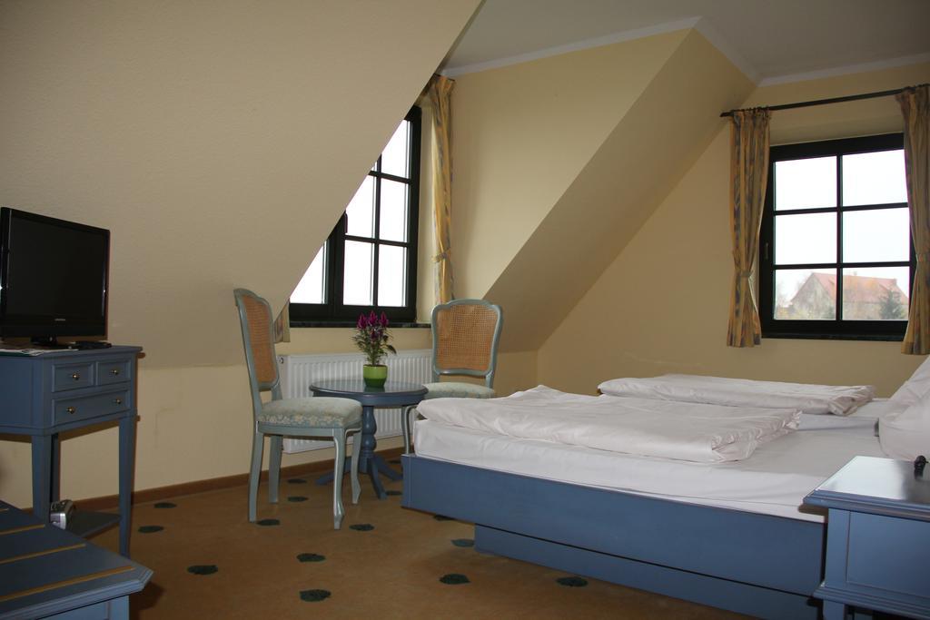 Mueritz Landhotel Gruener Baum 고트훈 외부 사진